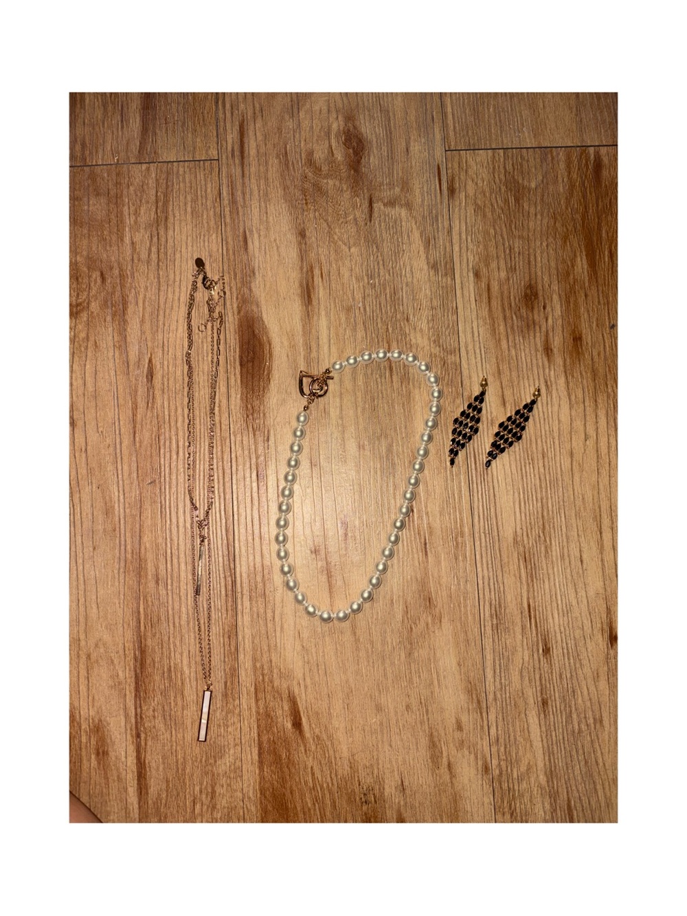 Classic Pearl Necklace with Gold Clasp - Elegant Women's Jewelry